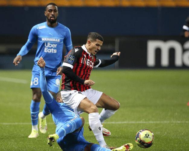 法甲：雷恩 VS 里昂，榜首劲旅能否客场奏凯？