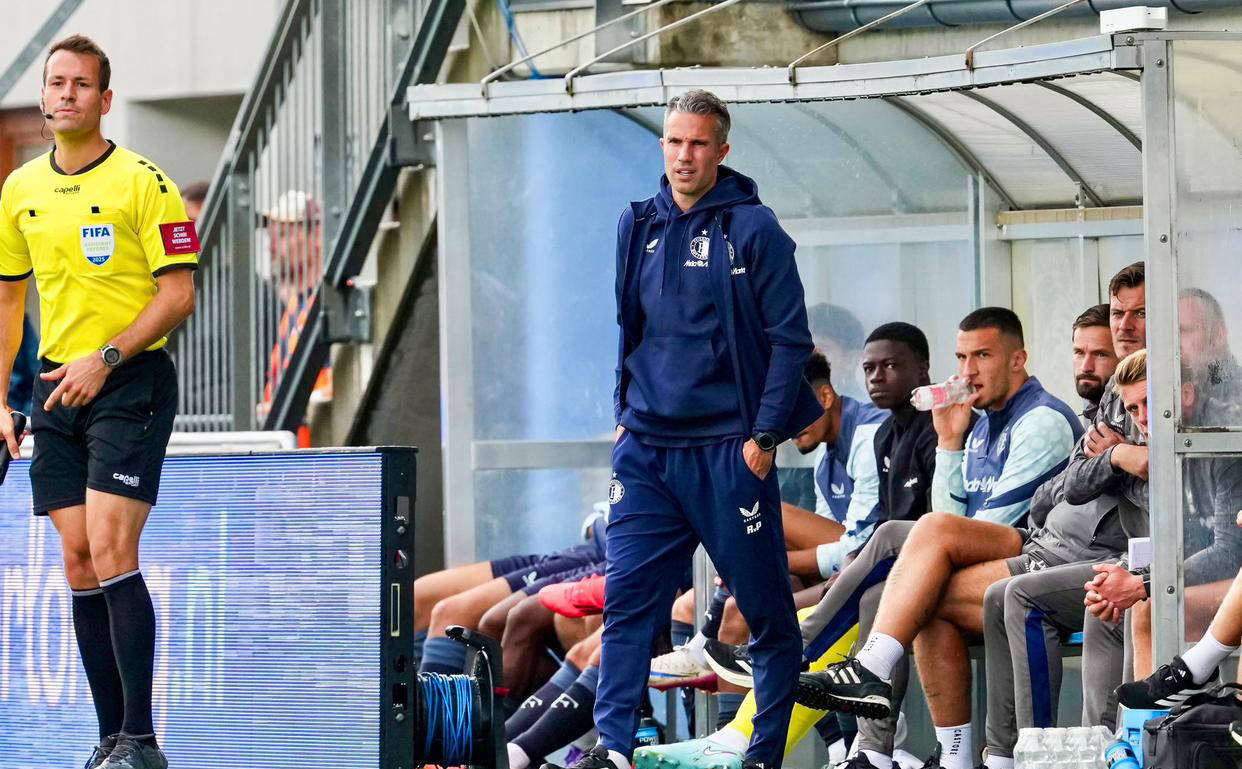 范佩西7场不败成为曼联换帅最佳选择？