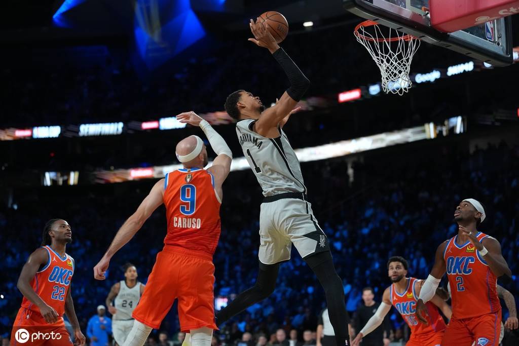 文班火线复出扮演救世主 雷霆不只输球还多了个死敌？